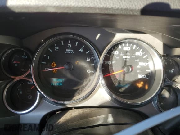 ✅ 2010 Chevrolet Silverado 1500 LT • VIN: 1GCPCSE06AZ240564 • Lot: 76410864. Listed on Copart with 111,436 mi. Free auction sales archive from the USA and detailed vehicle history report at DreamBid. Image 9.