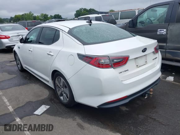 ✅ 2015 Kia Optima EX • VIN: KNAGN4AD4F5080842 • Lot: 42917235. Wystawiony na IAAI z przebiegiem 112 556 mil. Bezpłatny archiwum sprzedaży aukcyjnych z USA i szczegółowy raport historii pojazdu na DreamBid. Zdjęcie 3.