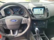 ✅ 2019 Ford Escape SE • VIN: 1FMCU9GD7KUC00976 • Lot: 61096465. Wystawiony na Copart z przebiegiem 66 230 mil. Bezpłatny archiwum sprzedaży aukcyjnych z USA i szczegółowy raport historii pojazdu na DreamBid. Zdjęcie 9.