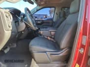 ✅ 2019 Chevrolet Silverado 1500 Custom • VIN: 1GCUYBEF2KZ379164 • Lot: 71219625. Wystawiony na Copart z przebiegiem 72 109 mil. Bezpłatny archiwum sprzedaży aukcyjnych z USA i szczegółowy raport historii pojazdu na DreamBid. Zdjęcie 7.