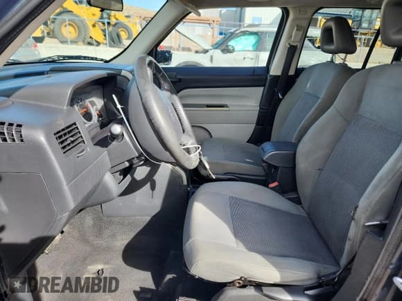 ✅ 2007 Jeep Patriot Sport • VIN: 1J8FF28WX7D410085 • Лот: 81691705. Опубликован ранее на Copart с пробегом 193 192 миль. Бесплатный доступ к архиву аукционных продаж из США и подробный отчёт об истории автомобиля на DreamBid. Изображение 7.