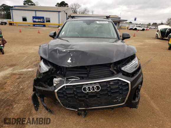 ✅ 2023 Audi Q5 S line Premium Plus • VIN: WA1EAAFY2P2190947 • Lot: 48326375. Wystawiony na Copart z przebiegiem Nie podano. Bezpłatny archiwum sprzedaży aukcyjnych z USA i szczegółowy raport historii pojazdu na DreamBid. Zdjęcie 5.