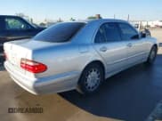 ✅ 2001 Mercedes-Benz E 320 • VIN: WDBJF65J21B314986 • Лот: 43899817. Опубликован ранее на IAAI с пробегом 252 640 миль. Бесплатный доступ к архиву аукционных продаж из США и подробный отчёт об истории автомобиля на DreamBid. Изображение 4.