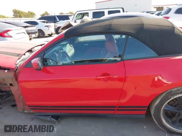 ✅ 2011 Ford Mustang GT Premium • VIN: 1ZVBP8FF3B5103964 • Lot: 43247908. Listed on IAAI with 186,161 mi. Free auction sales archive from the USA and detailed vehicle history report at DreamBid. Image 14.