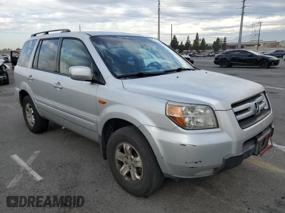 ✅ 2008 Honda Pilot VP • VIN: 5FNYF28238B007167 • Lot: 82251915. Listed on Copart with 192,481 mi. Free auction sales archive from the USA and detailed vehicle history report at DreamBid. Image 4.