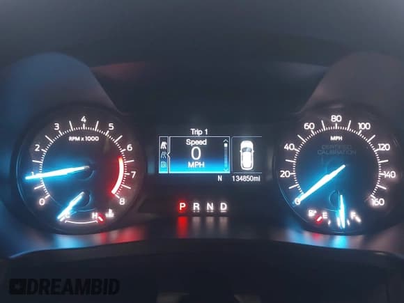 ✅ 2018 Ford Police Interceptor Utility • VIN: 1FM5K8ARXJGC76699 • Lot: 43871802. Wystawiony na IAAI z przebiegiem 134 850 mil. Bezpłatny archiwum sprzedaży aukcyjnych z USA i szczegółowy raport historii pojazdu na DreamBid. Zdjęcie 7.