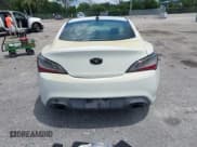 ✅ 2013 Hyundai Genesis Coupe 2.0T • VIN: KMHHT6KD0DU093139 • Lot: 42860639. Wystawiony na IAAI z przebiegiem 137 338 mil. Bezpłatny archiwum sprzedaży aukcyjnych z USA i szczegółowy raport historii pojazdu na DreamBid. Zdjęcie 16.