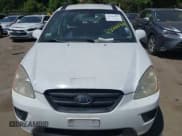 ✅ 2008 Kia Rondo LX • VIN: KNAFG526X87151416 • Lot: 42561032. Wystawiony na IAAI z przebiegiem 172 191 mil. Bezpłatny archiwum sprzedaży aukcyjnych z USA i szczegółowy raport historii pojazdu na DreamBid. Zdjęcie 6.