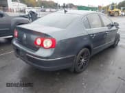 ✅ 2010 Volkswagen Passat Komfort • VIN: WVWJK7AN6AE107365 • Lot: 43558635. Wystawiony na IAAI z przebiegiem 128 880 mil. Bezpłatny archiwum sprzedaży aukcyjnych z USA i szczegółowy raport historii pojazdu na DreamBid. Zdjęcie 4.