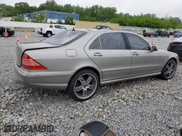 ✅ 2004 Mercedes-Benz S 500 • VIN: WDBNG75J54A423117 • Lot: 58472365. Wystawiony na Copart z przebiegiem 183 619 mil. Bezpłatny archiwum sprzedaży aukcyjnych z USA i szczegółowy raport historii pojazdu na DreamBid. Zdjęcie 3.