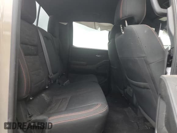 ✅ 2022 Nissan Frontier Pro-4X • VIN: 1N6ED1EK3NN680283 • Lot: 69388345. Wystawiony na Copart z przebiegiem 101 080 mil. Bezpłatny archiwum sprzedaży aukcyjnych z USA i szczegółowy raport historii pojazdu na DreamBid. Zdjęcie 10.