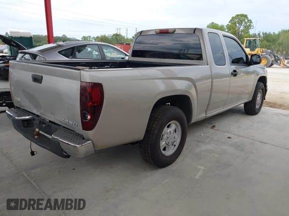 ✅ 2006 Isuzu i-Series S • VIN: 1GGCS198968702851 • Lot: 43636581. Wystawiony na IAAI z przebiegiem 179 900 mil. Bezpłatny archiwum sprzedaży aukcyjnych z USA i szczegółowy raport historii pojazdu na DreamBid. Zdjęcie 4.