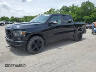 2020 Ram 1500 Big Horn с VIN 1C6SRFFT4LN414450, выставлен на аукционе Copart как лот 61929565 с пробегом 53 323 миль миль и Списание • Salvage title. История ставок и продаж доступна на DreamBid. Изображение 1.