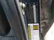 2019 Toyota Camry LE z VIN 4T1B11HK6KU842124, wystawiony jako Copart lot #83793575 z przebiegiem 194 095 mil mil oraz Szkoda całkowita • Salvage title. Historia ofert i sprzedaży dostępna na DreamBid. Obrazek 13.