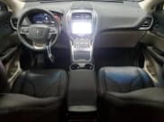 ✅ 2019 Lincoln Nautilus Reserve • VIN: 2LMPJ8L9XKBL51214 • Лот: 86520695. Опубликован ранее на Copart с пробегом 26 216 миль. Бесплатный доступ к архиву аукционных продаж из США и подробный отчёт об истории автомобиля на DreamBid. Изображение 8.