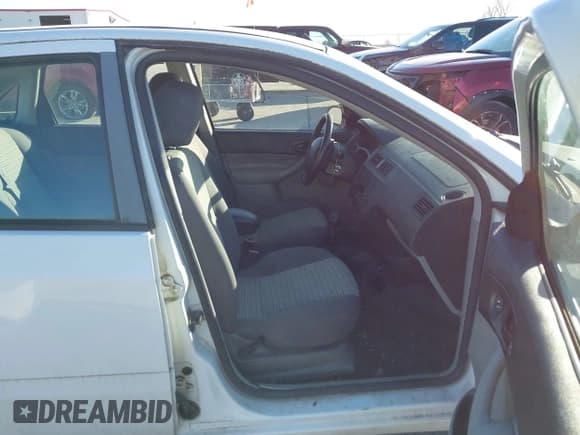 ✅ 2007 Ford Focus S • VIN: 1FAFP34N77W263497 • Lot: 43660448. Listed on IAAI with 121,965 mi. Free auction sales archive from the USA and detailed vehicle history report at DreamBid. Image 5.
