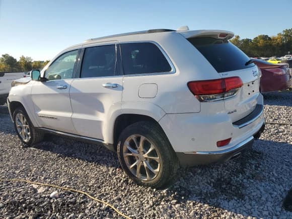 ✅ 2019 Jeep Grand Cherokee Summit • VIN: 1C4RJFJT0KC604052 • Lot: 84647635. Listed on Copart with 84,957 mi. Free auction sales archive from the USA and detailed vehicle history report at DreamBid. Image 2.