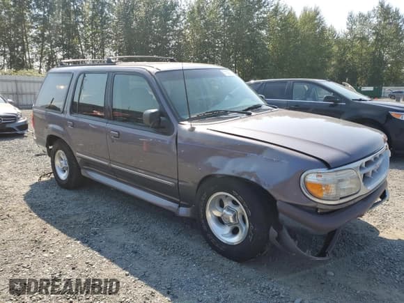 ✅ 1995 Ford Explorer Eddie Bauer • VIN: 1FMDU34X1SUB12893 • Lot: 71199735. Listed on Copart with 103,693 mi. Free auction sales archive from the USA and detailed vehicle history report at DreamBid. Image 4.