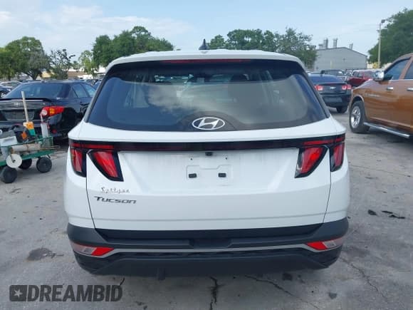 ✅ 2022 Hyundai Tucson SE • VIN: 5NMJA3AEXNH003461 • Lot: 42353532. Wystawiony na IAAI z przebiegiem 26 309 mil. Bezpłatny archiwum sprzedaży aukcyjnych z USA i szczegółowy raport historii pojazdu na DreamBid. Zdjęcie 16.