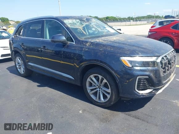✅ 2025 Audi Q7 Premium • VIN: WA1ACBF78SD010874 • Lot: 42277099. Wystawiony na IAAI z przebiegiem 5 299 mil. Bezpłatny archiwum sprzedaży aukcyjnych z USA i szczegółowy raport historii pojazdu na DreamBid. Zdjęcie 1.