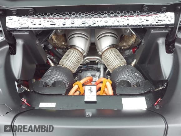 ✅ 2024 Ferrari 296 • VIN: ZFF01SMA0R0306142 • Lot: 41459167. Wystawiony na IAAI z przebiegiem Nie podano. Bezpłatny archiwum sprzedaży aukcyjnych z USA i szczegółowy raport historii pojazdu na DreamBid. Zdjęcie 10.