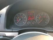 ✅ 2008 Volkswagen Rabbit S • VIN: WVWDA71K48W071525 • Lot: 70305914. Wystawiony na Copart z przebiegiem 133 898 mil. Bezpłatny archiwum sprzedaży aukcyjnych z USA i szczegółowy raport historii pojazdu na DreamBid. Zdjęcie 9.