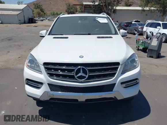 ✅ 2015 Mercedes-Benz M 350 • VIN: 4JGDA5JB7FA565467 • Lot: 43022537. Wystawiony na IAAI z przebiegiem 157 275 mil. Bezpłatny archiwum sprzedaży aukcyjnych z USA i szczegółowy raport historii pojazdu na DreamBid. Zdjęcie 12.