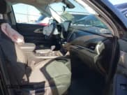 ✅ 2021 Chevrolet Traverse LT Cloth • VIN: 1GNERGKW7MJ236528 • Lot: 43406533. Wystawiony na IAAI z przebiegiem 59 484 mil. Bezpłatny archiwum sprzedaży aukcyjnych z USA i szczegółowy raport historii pojazdu na DreamBid. Zdjęcie 5.