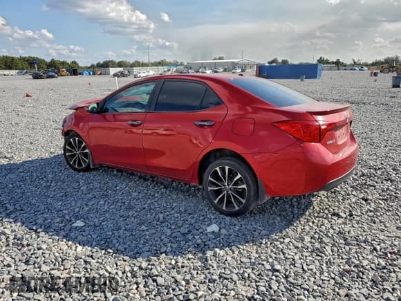 ✅ 2017 Toyota Corolla SE • VIN: 5YFBURHE5HP647318 • Лот: 94688415. Опубликован ранее на Copart с пробегом Не указан. Бесплатный доступ к архиву аукционных продаж из США и подробный отчёт об истории автомобиля на DreamBid. Изображение 2.