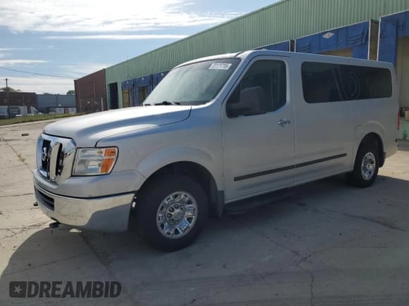 ✅ 2015 Nissan NV SL • VIN: 5BZAF0AA3FN852252 • Lot: 70133715. Wystawiony na Copart z przebiegiem 161 054 mil. Bezpłatny archiwum sprzedaży aukcyjnych z USA i szczegółowy raport historii pojazdu na DreamBid. Zdjęcie 1.