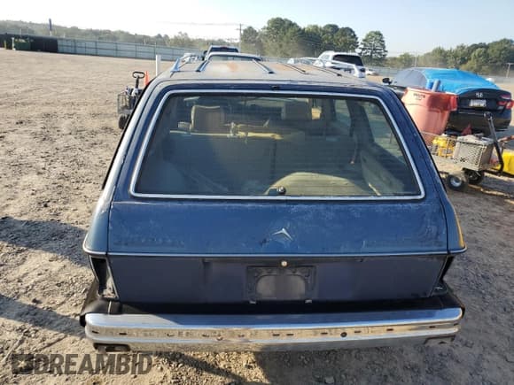 ✅ 1985 Mercedes-Benz 300 • VIN: WDBAB93C1FF038981 • Lot: 84057525. Listed on Copart with Not provided. Free auction sales archive from the USA and detailed vehicle history report at DreamBid. Image 6.