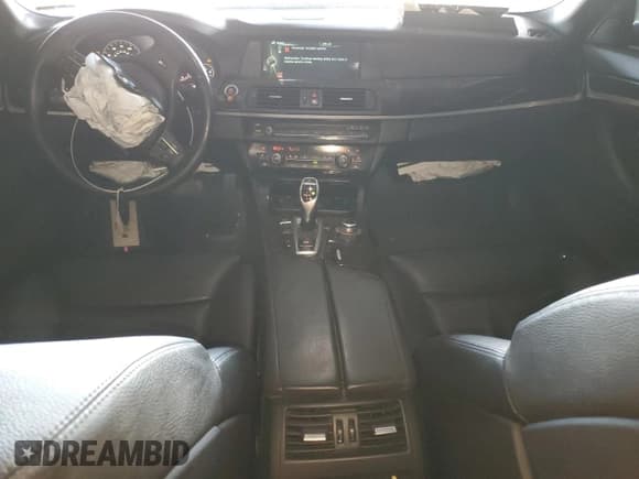 ✅ 2013 BMW 5 Series 535i • VIN: WBAFR7C57DC824966 • Лот: 93205065. Опубликован ранее на Copart с пробегом 131 553 миль. Бесплатный доступ к архиву аукционных продаж из США и подробный отчёт об истории автомобиля на DreamBid. Изображение 8.