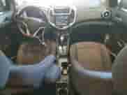 ✅ 2020 Chevrolet Sonic LT • VIN: 1G1JD5SB0L4135800 • Lot: 59463194. Wystawiony na Copart z przebiegiem 47 192 mil mil. Skorzystaj z bezpłatnego archiwum sprzedaży aukcyjnych z USA i zobacz szczegółowy raport historii pojazdu na DreamBid. Zdjęcie 8.