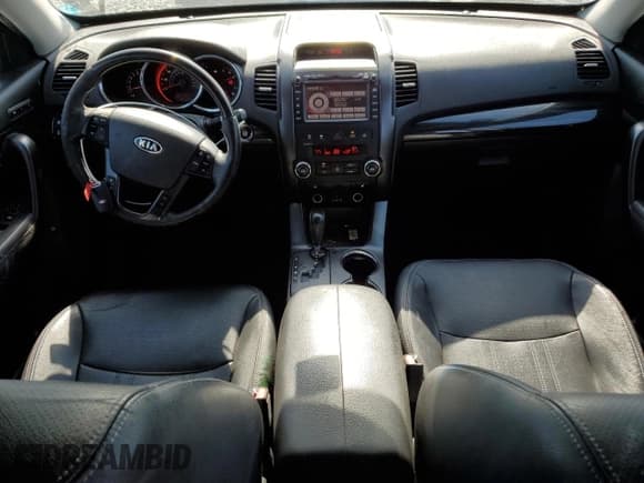 ✅ 2013 Kia Sorento SX • VIN: 5XYKWDA29DG336471 • Лот: 54767745. Опубликован ранее на Copart с пробегом 181 226 миль. Бесплатный доступ к архиву аукционных продаж из США и подробный отчёт об истории автомобиля на DreamBid. Изображение 8.