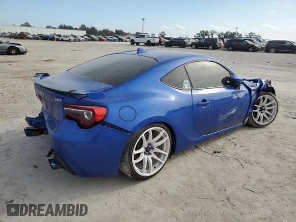 ✅ 2020 Subaru BRZ Limited • VIN: JF1ZCAC15L8703565 • Lot: 41438915. Listed on Copart with 43,269 mi. Free auction sales archive from the USA and detailed vehicle history report at DreamBid. Image 3.
