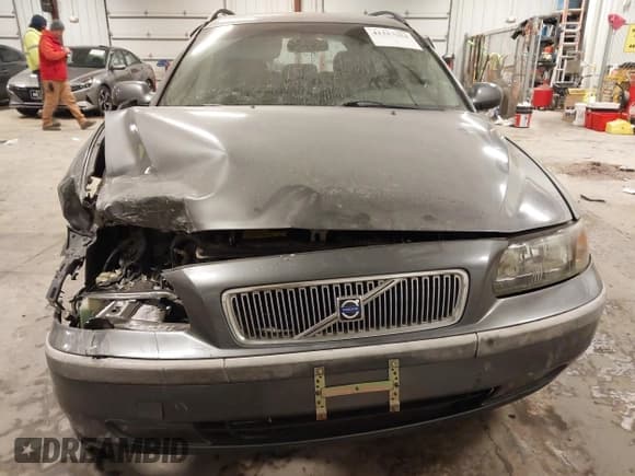 ✅ 2003 Volvo V70 2.4L Turbo • VIN: YV1SW58D632315898 • Лот: 41317254. Опубликован ранее на IAAI с пробегом 153 768 миль. Бесплатный доступ к архиву аукционных продаж из США и подробный отчёт об истории автомобиля на DreamBid. Изображение 6.