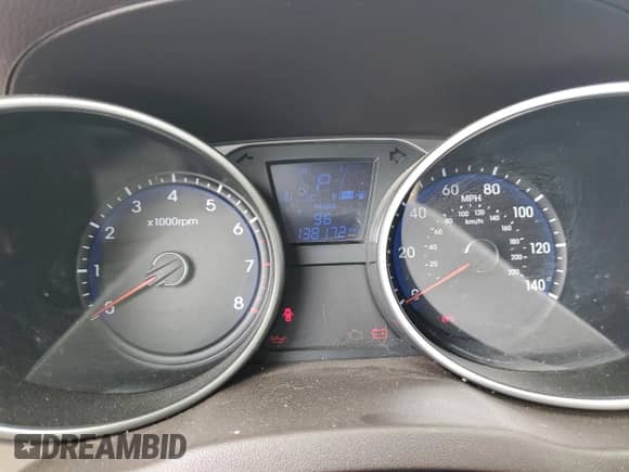 2012 Hyundai Tucson GL z VIN KM8JT3AB2CU339087, wystawiony jako Copart lot #70027414 z przebiegiem 138 172 mil mil oraz Szkoda całkowita • Salvage title. Historia ofert i sprzedaży dostępna na DreamBid. Obrazek 9.