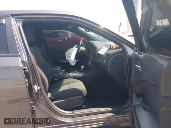 ✅ 2018 Dodge Charger GT • VIN: 2C3CDXJGXJH265919 • Lot: 42931488. Wystawiony na IAAI z przebiegiem 134 671 mil. Bezpłatny archiwum sprzedaży aukcyjnych z USA i szczegółowy raport historii pojazdu na DreamBid. Zdjęcie 5.