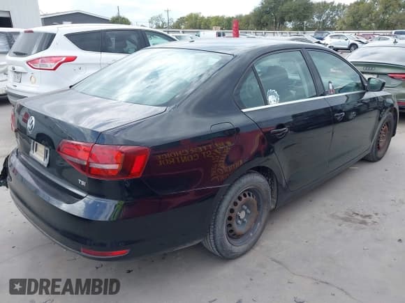 ✅ 2017 Volkswagen Jetta S • VIN: 3VW2B7AJ7HM403790 • Lot: 43396579. Listed on IAAI with 117,449 mi. Free auction sales archive from the USA and detailed vehicle history report at DreamBid. Image 4.