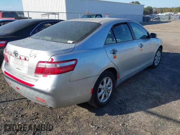 ✅ 2007 Toyota Camry LE • VIN: JTNBE46K673079222 • Lot: 43642364. Wystawiony na IAAI z przebiegiem 197 864 mil. Bezpłatny archiwum sprzedaży aukcyjnych z USA i szczegółowy raport historii pojazdu na DreamBid. Zdjęcie 4.