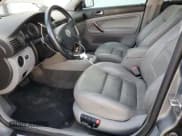 ✅ 2002 Volkswagen Passat GLX • VIN: WVWWH63B92E210329 • Lot: 53953085. Wystawiony na Copart z przebiegiem 122 795 mil. Bezpłatny archiwum sprzedaży aukcyjnych z USA i szczegółowy raport historii pojazdu na DreamBid. Zdjęcie 7.