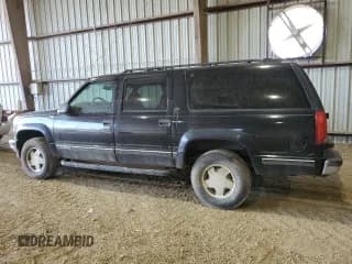 ✅ 1999 Chevrolet Suburban • VIN: 3GNFK16R5XG193100 • Lot: 68277924. Wystawiony na Copart z przebiegiem 175 089 mil. Bezpłatny archiwum sprzedaży aukcyjnych z USA i szczegółowy raport historii pojazdu na DreamBid. Zdjęcie 2.