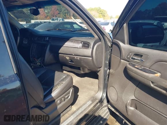 ✅ 2008 Chevrolet Avalanche 1LT • VIN: 3GNEC12068G111103 • Лот: 43624151. Опубликован ранее на IAAI с пробегом 261 775 миль. Бесплатный доступ к архиву аукционных продаж из США и подробный отчёт об истории автомобиля на DreamBid. Изображение 5.