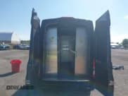 ✅ 2022 Ford Transit Cargo • VIN: 1FTBR3XG2NKA41146 • Lot: 43052815. Wystawiony na IAAI z przebiegiem 118 192 mil. Bezpłatny archiwum sprzedaży aukcyjnych z USA i szczegółowy raport historii pojazdu na DreamBid. Zdjęcie 13.