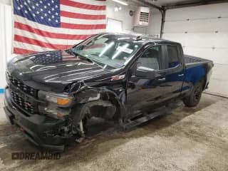 ✅ 2020 Chevrolet Silverado 1500 Custom Trail Boss • VIN: 1GCRYCEF3LZ328754 • Lot: 82554655. Wystawiony na Copart z przebiegiem 93 725 mil. Bezpłatny archiwum sprzedaży aukcyjnych z USA i szczegółowy raport historii pojazdu na DreamBid. Zdjęcie 1.