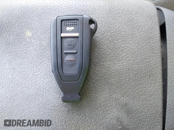 ✅ 2004 Lexus LS 430 • VIN: JTHBN36F840168383 • Lot: 43067999. Listed on IAAI with 188,648 mi. Free auction sales archive from the USA and detailed vehicle history report at DreamBid. Image 11.