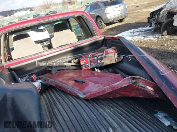 ✅ 2002 Chevrolet S-10 LS • VIN: 1GCCS19W728215013 • Лот: 41346805. Опубликован ранее на IAAI с пробегом Не указан. Бесплатный доступ к архиву аукционных продаж из США и подробный отчёт об истории автомобиля на DreamBid. Изображение 11.