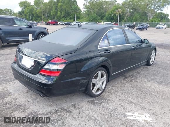 ✅ 2008 Mercedes-Benz S 550 • VIN: WDDNG86X58A166076 • Lot: 43212067. Wystawiony na IAAI z przebiegiem 138 537 mil. Bezpłatny archiwum sprzedaży aukcyjnych z USA i szczegółowy raport historii pojazdu na DreamBid. Zdjęcie 4.