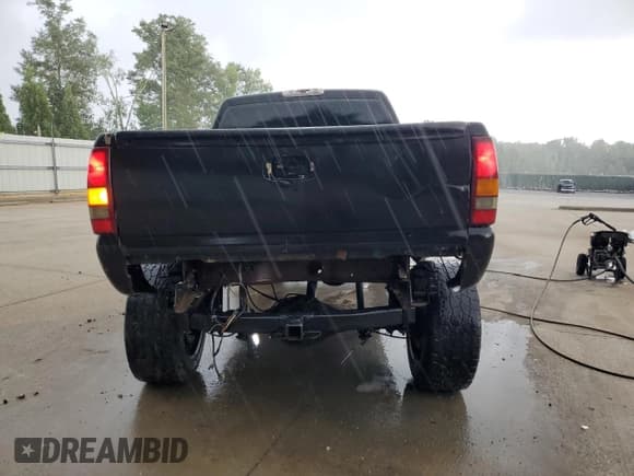 ✅ 2001 Chevrolet Silverado 2500HD • VIN: 1GCHK23191F149647 • Lot: 67538165. Wystawiony na Copart z przebiegiem Nie podano. Bezpłatny archiwum sprzedaży aukcyjnych z USA i szczegółowy raport historii pojazdu na DreamBid. Zdjęcie 6.