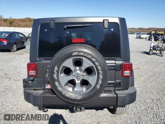 ✅ 2017 Jeep Wrangler Unlimited Sahara • VIN: 1C4BJWEG6HL627648 • Lot: 92383305. Listed on Copart with 88,993 mi. Free auction sales archive from the USA and detailed vehicle history report at DreamBid. Image 6.
